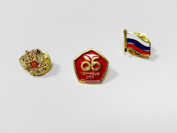 Значки металлические