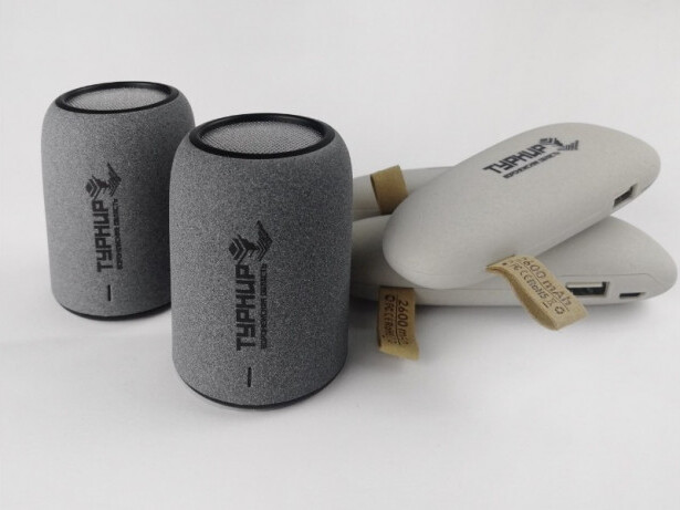 УФ-печать на колонке и Power bank