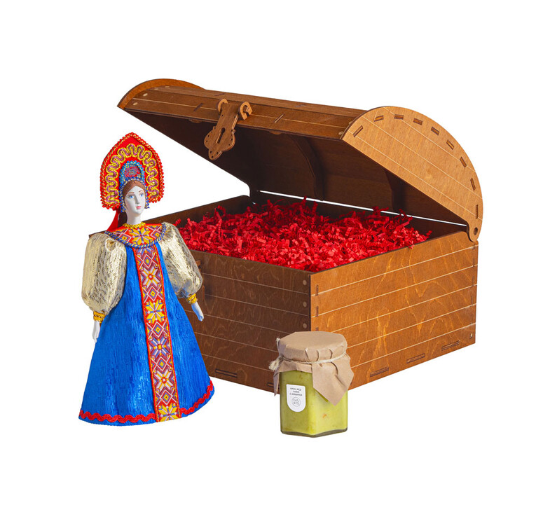 Подарочный набор: кукла фарфоровая, крем-мед, красный